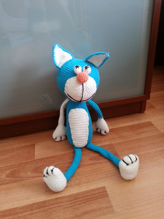Котик белолапка