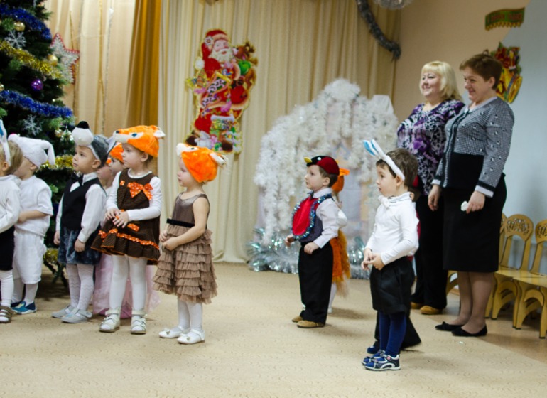 Первый утренник в саду =)