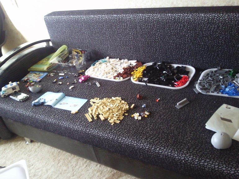 В Lego мы играем.