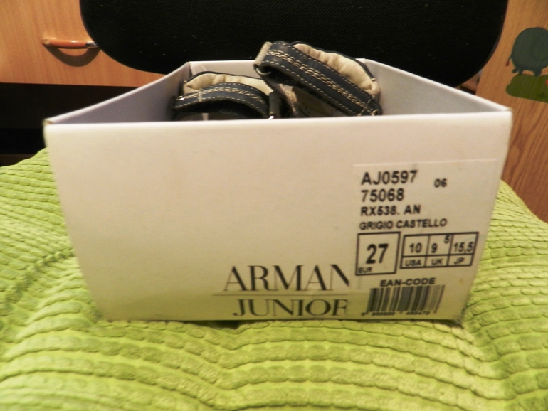 сандалии ARMANI JUNIOR  27размер(17см ) 1500р(почта)