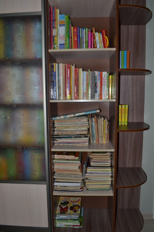 книжный шкаф