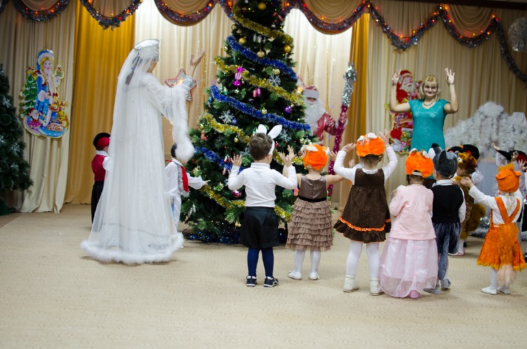 Первый утренник в саду =)