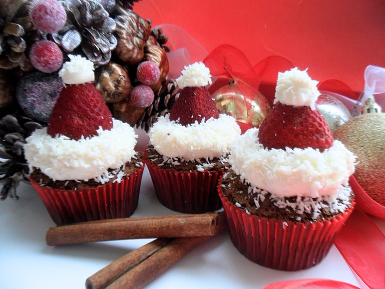 CHRISTMAS CUPCAKE))
