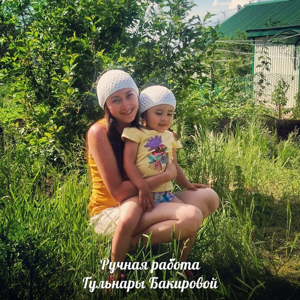 Летние шапочки для мамы и дочки)