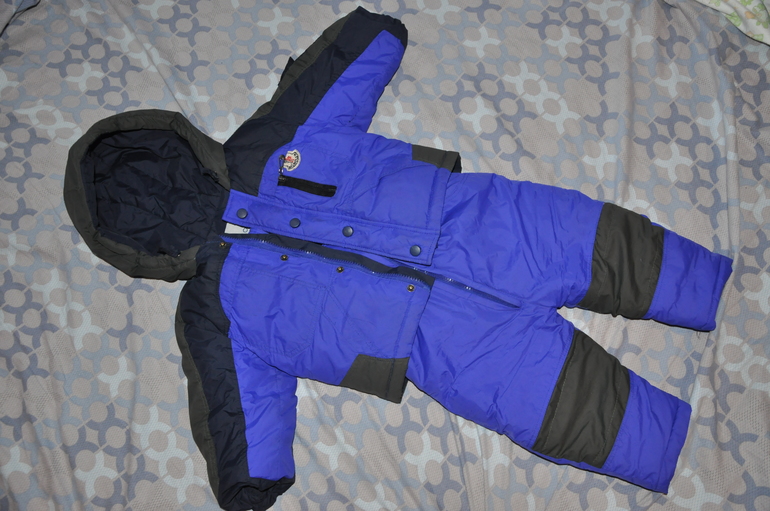 Продам комбез фирмы Moncler на рост 74-80