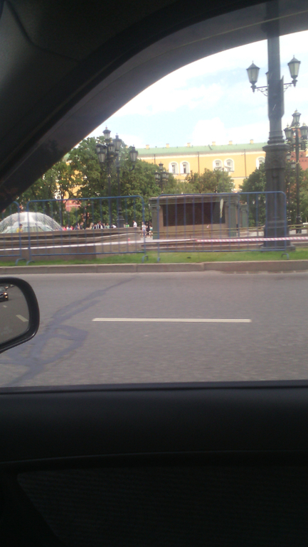 кремль из окна авто