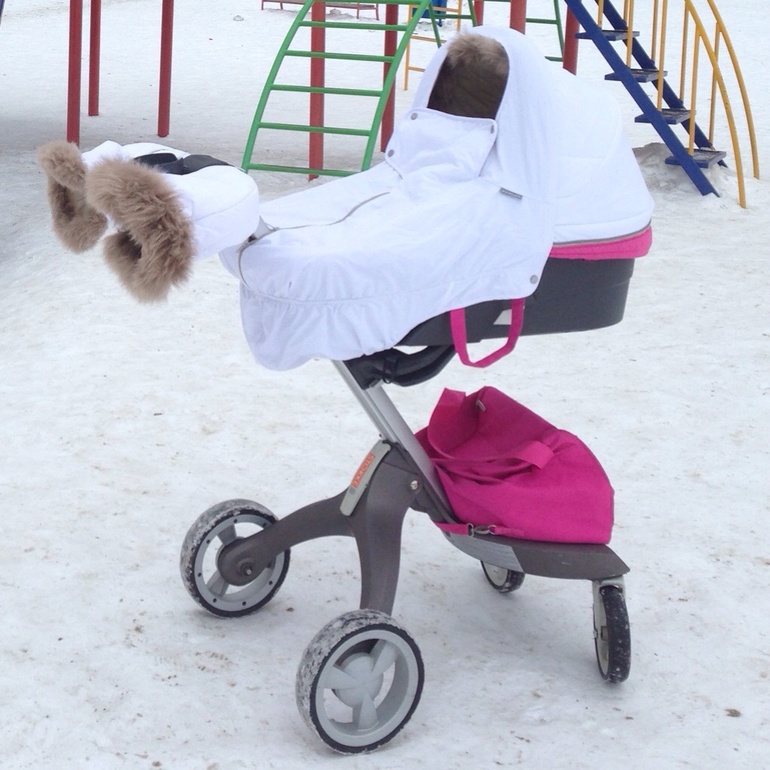 Продам зимний комплект stokke winter kit белый!