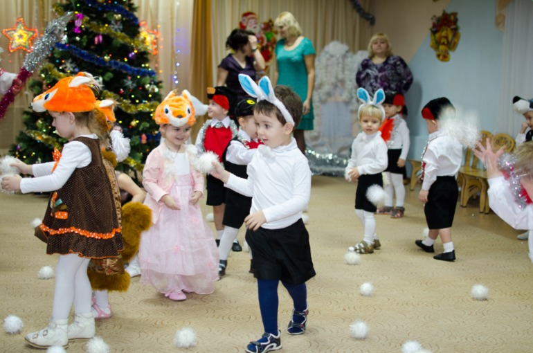Первый утренник в саду =)