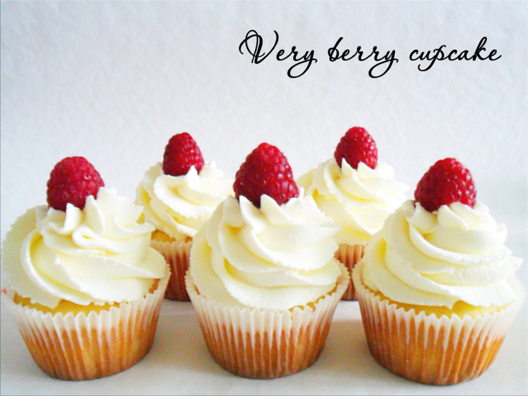 Very berry cupcake))