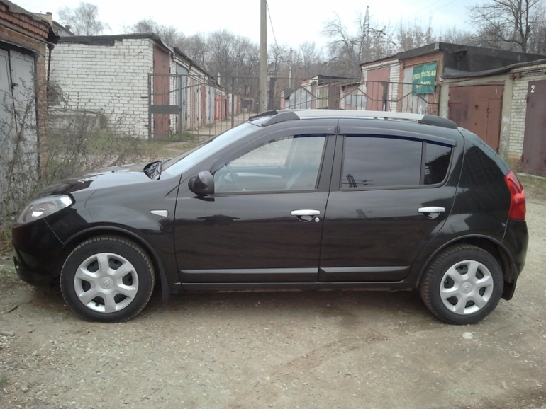 продаем RENUALT SANDERO2011г.в.