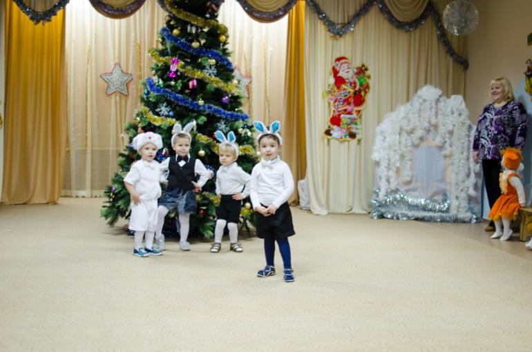 Первый утренник в саду =)
