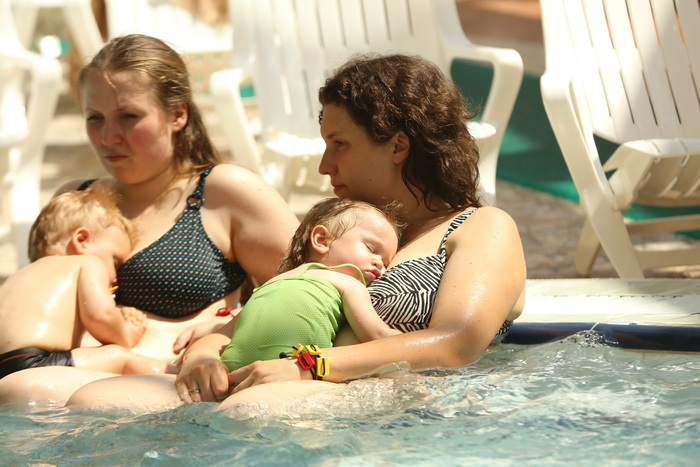 Целый день в аквапарке