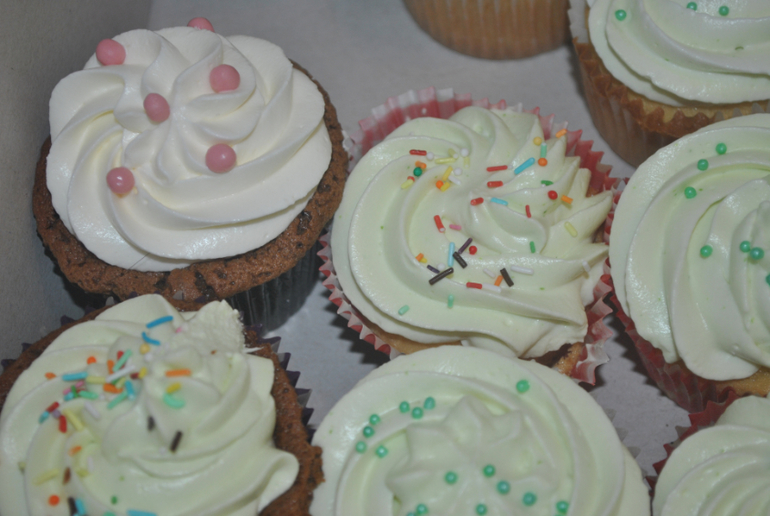 Капкейки на сладкий стол и нежнейшие Меренги