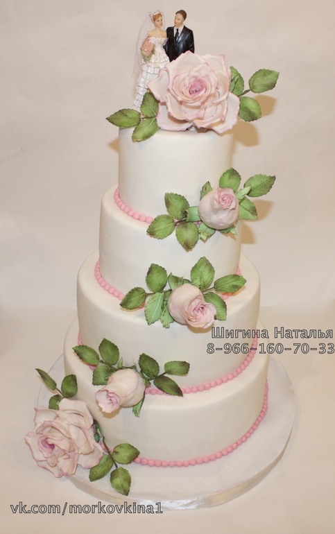4-х ярусный свадебный торт с сахарными розами
