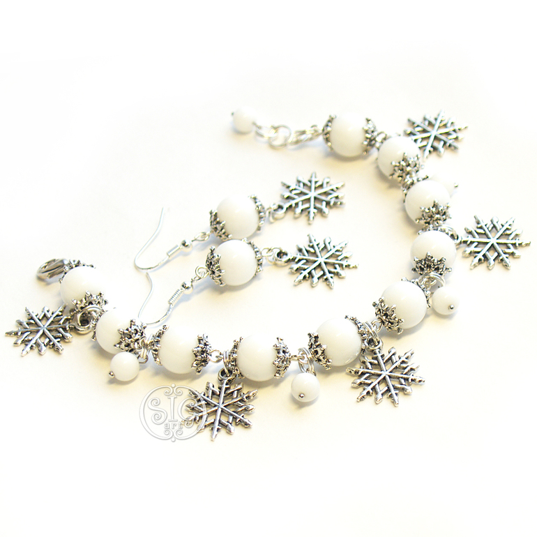 "Белые снежинки" - комплект украшений