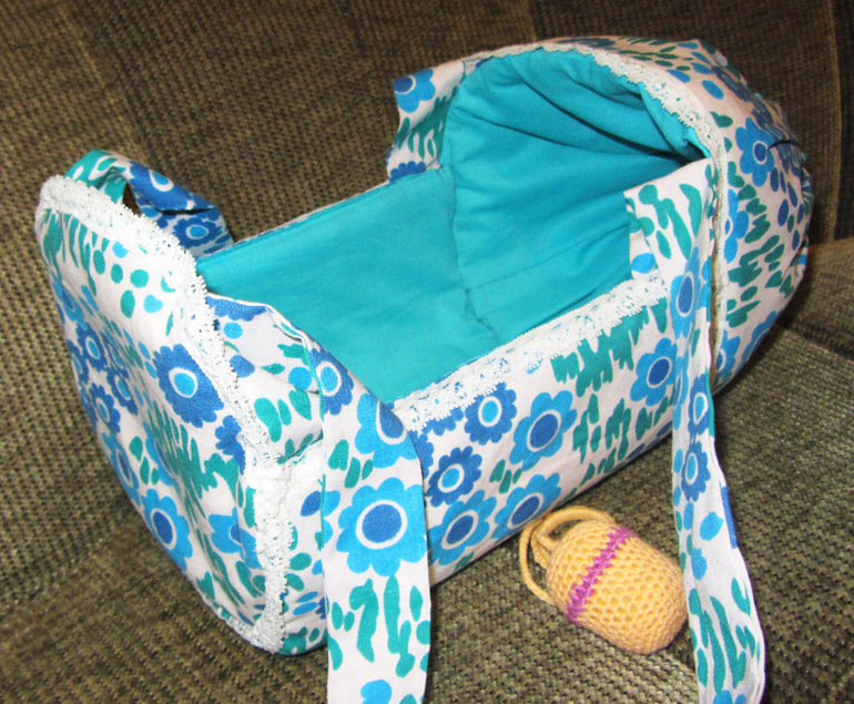 Летняя люлька для пупсика.