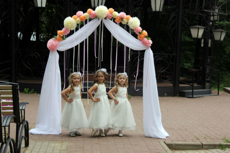 тройняшки на свадьбе