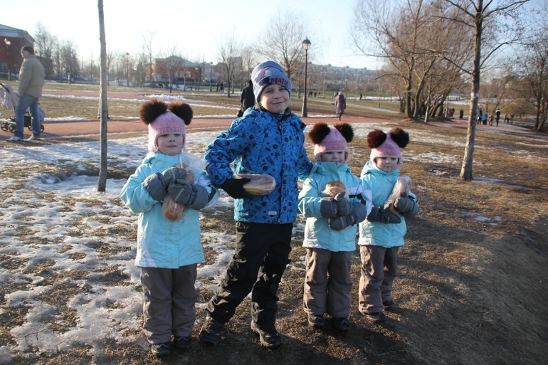 одняшка, тройняшки, царицыно, четыре батона, уточки)))