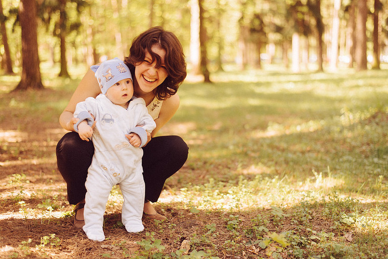 весело погуляли (Славик с мамой, очаровательной Ксюшей)