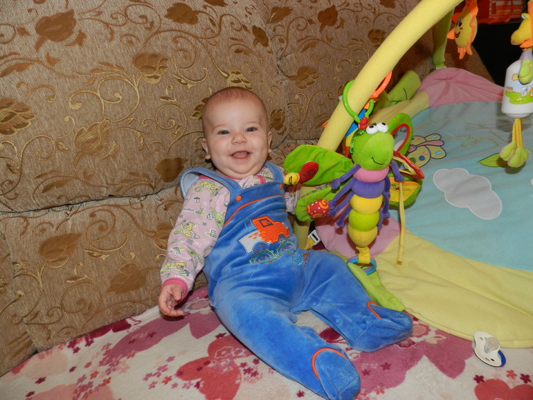 Сыночку пол годика!