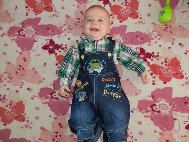 Сыночку пол годика!