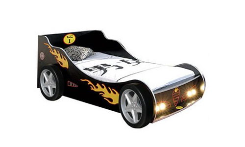 Кровать для мальчика – классическая, «киношная» или машинка?