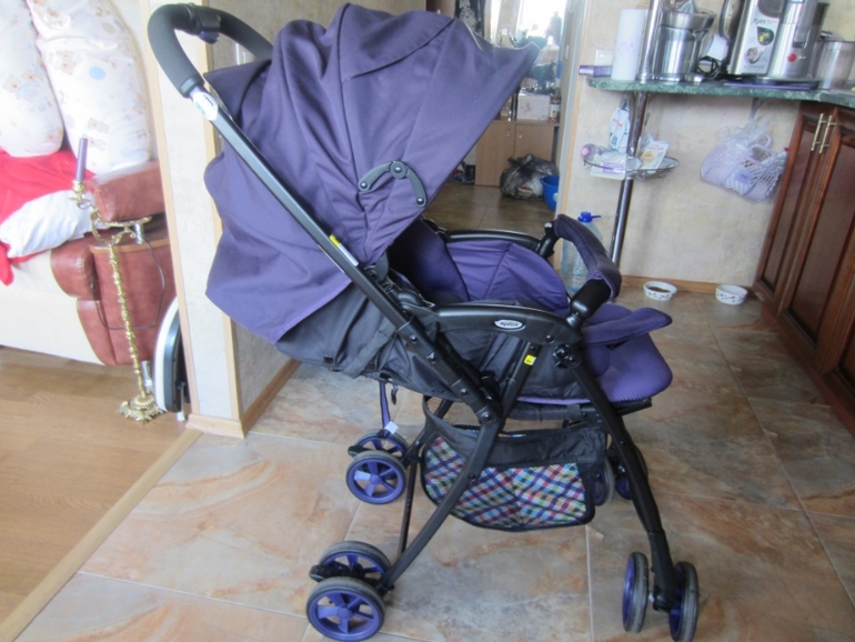 Продаю прогулочную коляску Aprica Air Ria Фиолетовый цвет