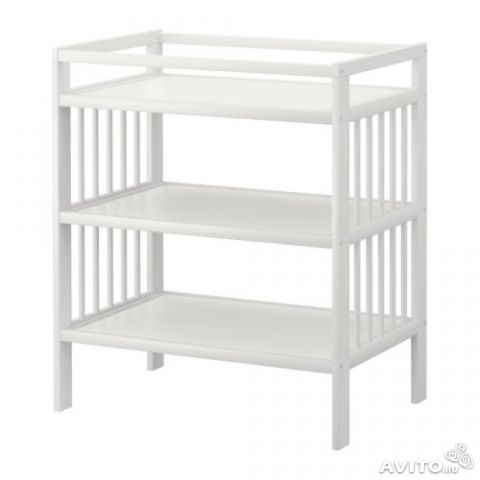 Продаю замечательный пеленальный столик + подарки
