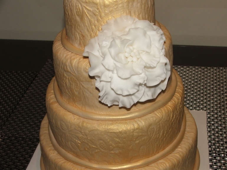 Свадьба в золоте.