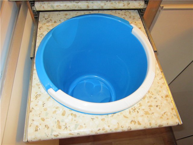 Мусорная дыра.