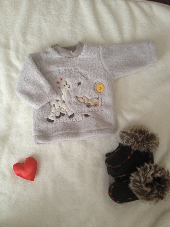 Первые вещички моего зайчика)