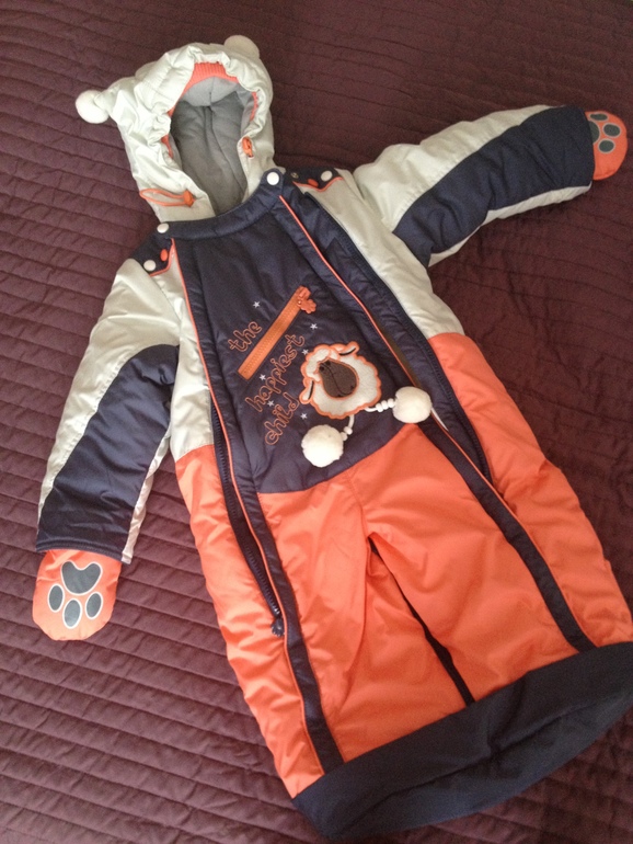 Первые вещички моего зайчика)