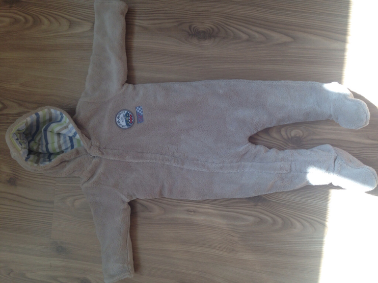 Продам детский комбез Chicco