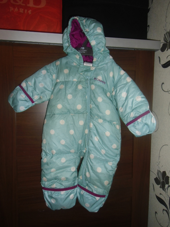 Продам комбинезоны б/у на возраст от 0 до 12 мес.