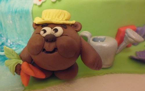 Торт "Смешарики с подарками"