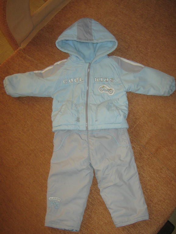 Костюм на весну-осень р.74-80 _ 800 руб