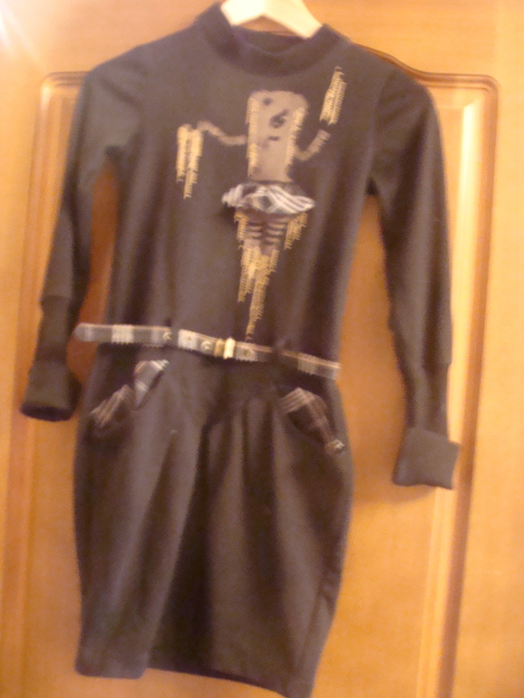 Продаю вещи на девочку 10-12 лет по символической цене!