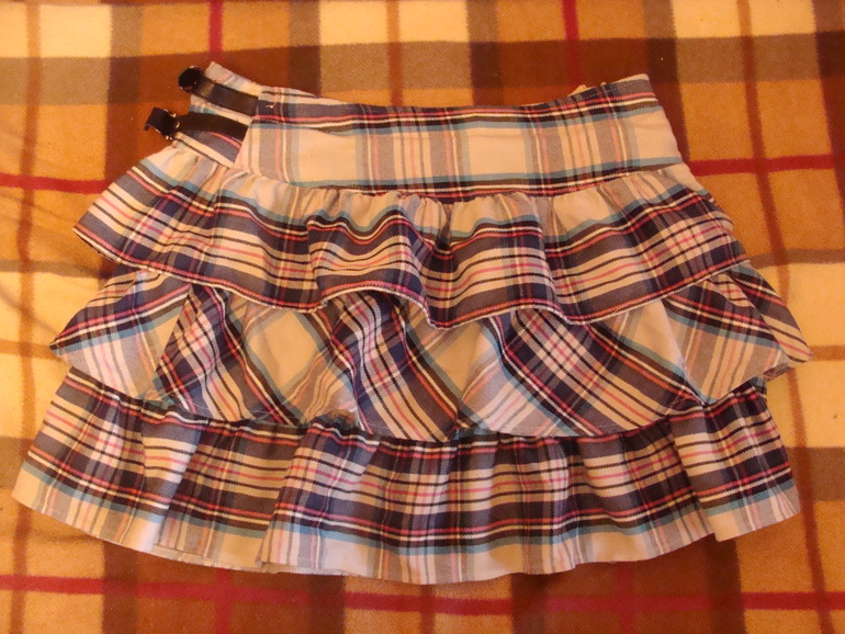 Продаю вещи на девочку 10-12 лет по символической цене!