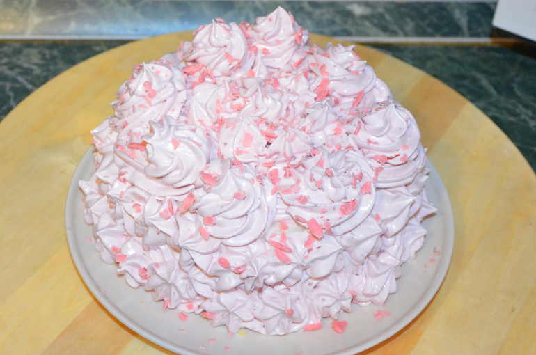 Очень кремовый торт.