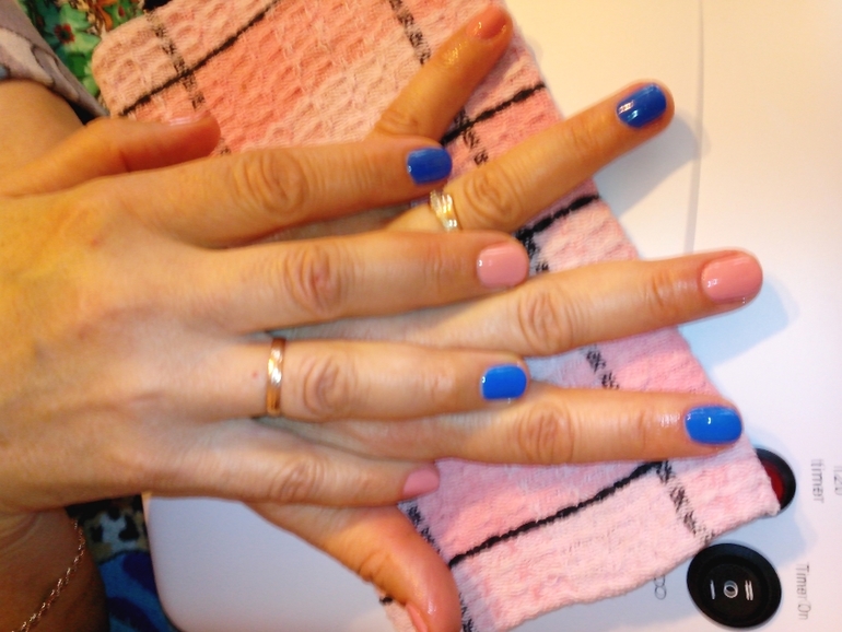 Выполняю услуги маникюра и покрытие ногтей шелаком!!!