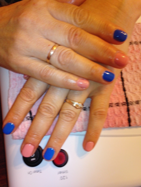 Выполняю услуги маникюра и покрытие ногтей шелаком!!!