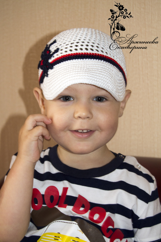 Кепочка для мальчика с паучком