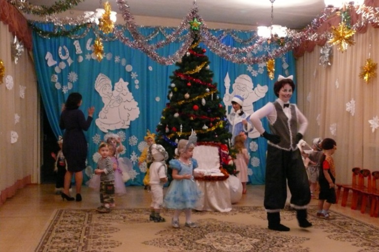 Новый год в детском саду)