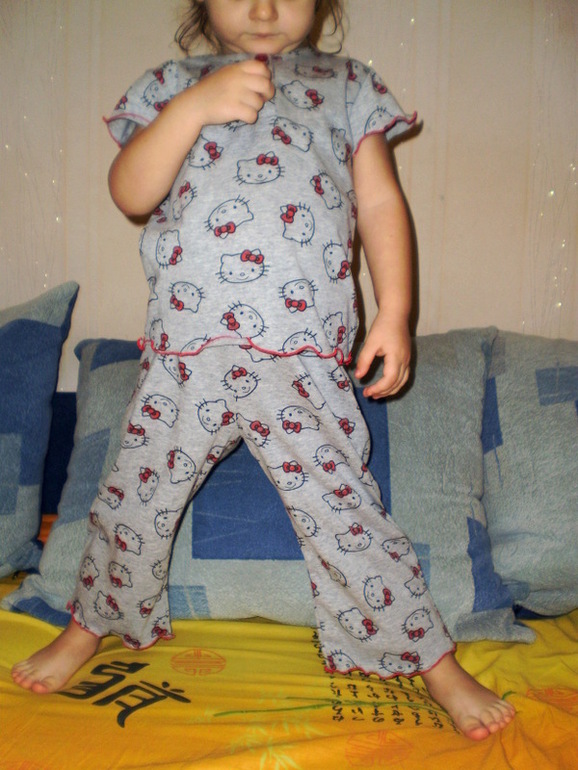 Пижамка Kitty.