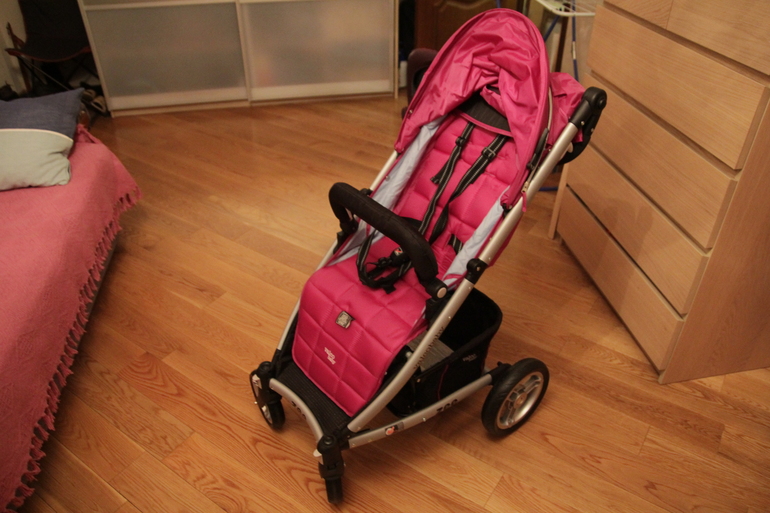 Valco baby zee в расцветке wisteria , есть фото )