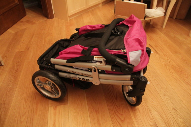 Valco baby zee в расцветке wisteria , есть фото )