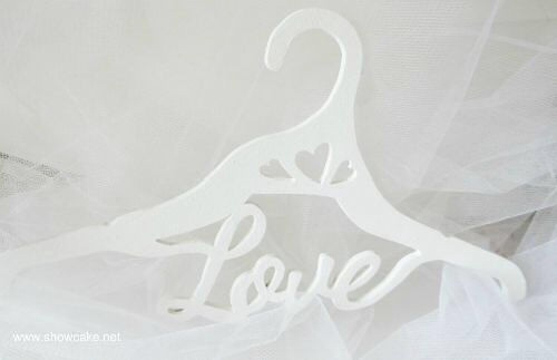 Свадебный сладкий стол, декоративные буквы.