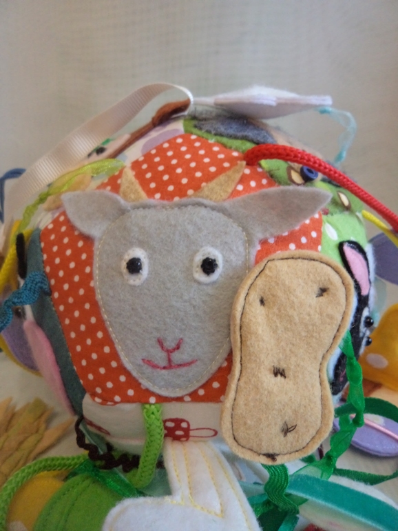 Развивающий мячик "Кто что ест"