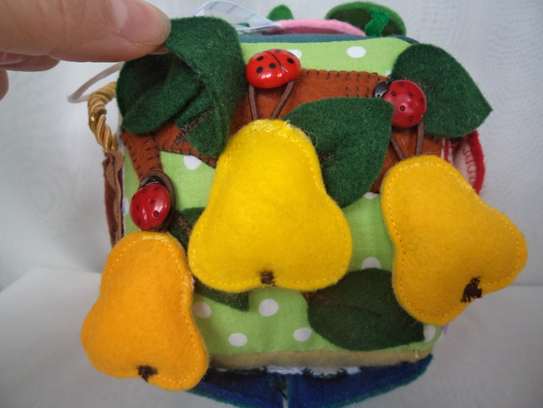 Развивающий кубик для деток после годика