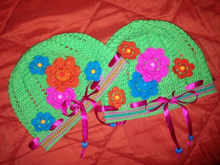 шапочки в подарок